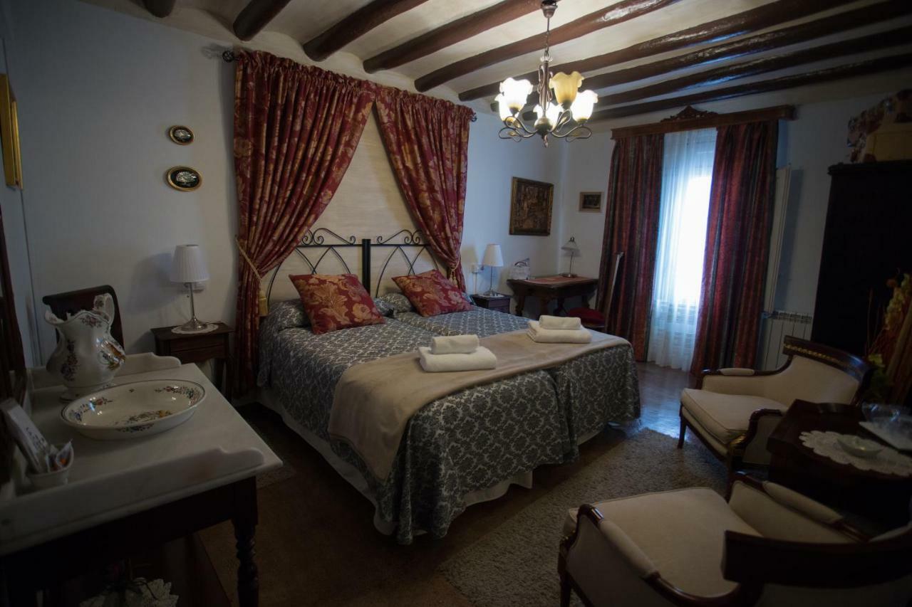 Casa Rural La Casona Urrea de Gaen Exteriér fotografie