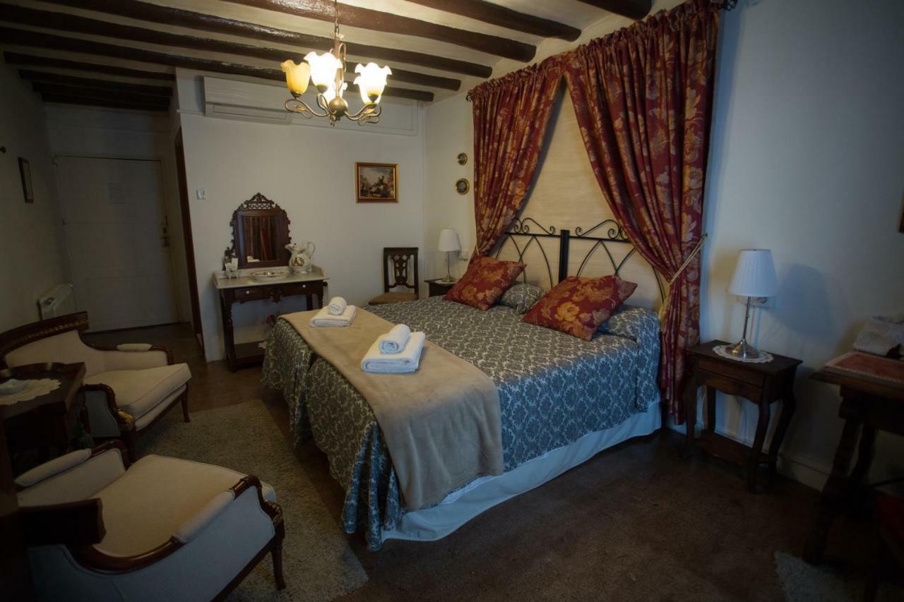 Casa Rural La Casona Urrea de Gaen Exteriér fotografie